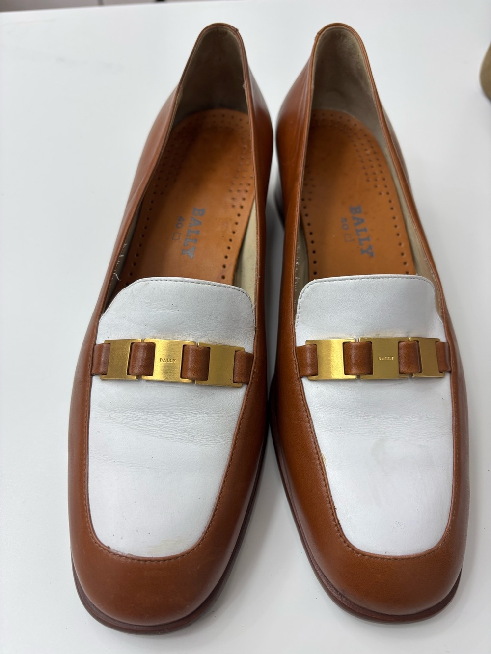 Bally Vintage Brown and White Leather Loafers with Gold Hardware